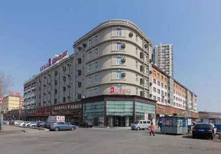 跨界營銷新篇章 般布酒店管理公司與興格傳媒攜手，推出《將軍在上》主題周邊及酒店體驗(yàn)
